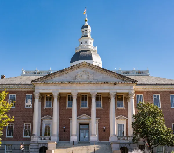 View of the Maryland State House on a warm, sunny day 