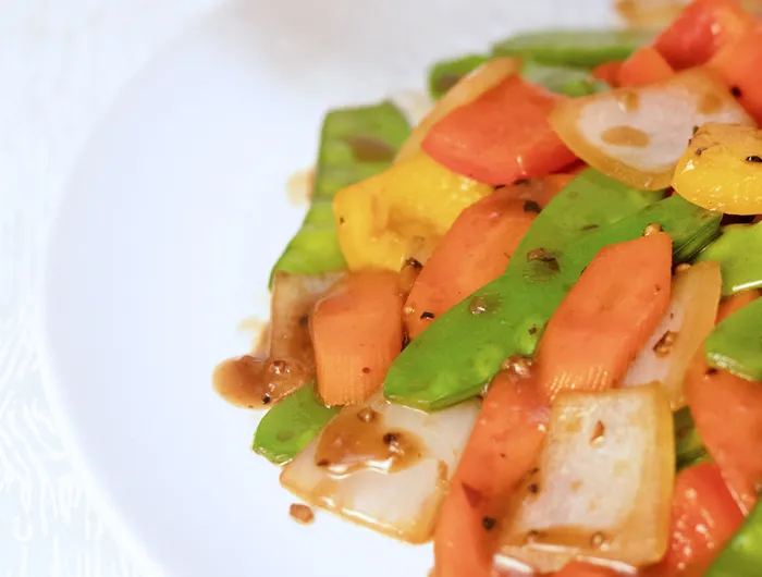 stir-fried vegetables in black pepper sauce