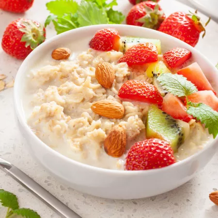 oatmeal with fruit and nuts
